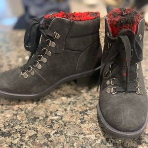Black womens winter boots